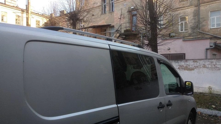 Рейлинги для Citroen Jumpy 2007-2017, короткая база, хромированные, пластиковые ножки - Фото 10 Рейлинги для Citroen Jumpy 2007-2017, короткая база, хромированные, пластиковые ножки - изображение 10