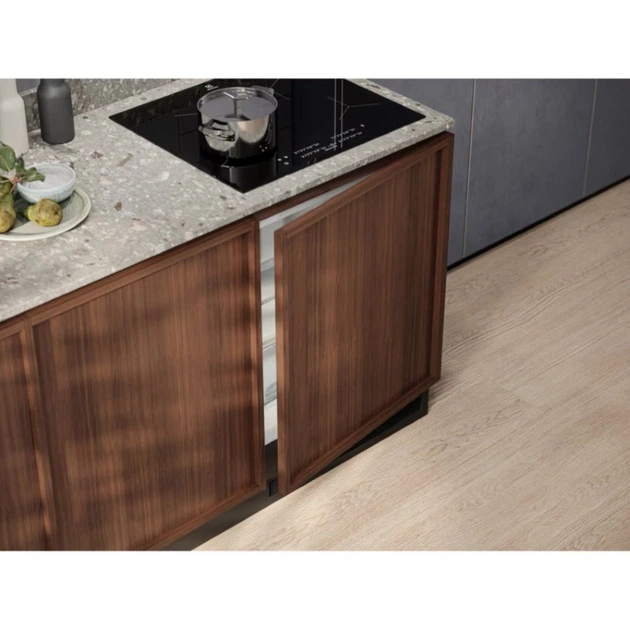 Холодильная камера Electrolux LXB2AE82S встраиваемая, 82x56х55, 127л, E, ST, белый - изображение 2