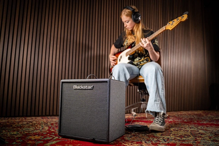 Гітарний комбопідсилювач BLACKSTAR DEBUT BASS 25 (302021) - изображение 8