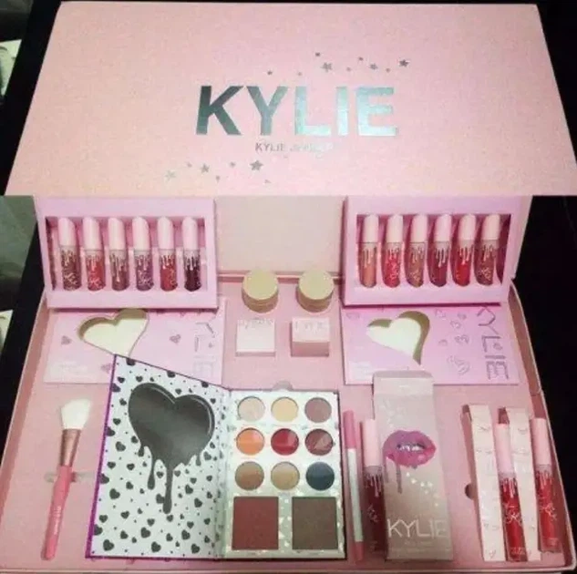 Kylie cosmeticsメイクアップセット ピンク Подарунковий набір декоративної косметики KYLIE рожевий 30