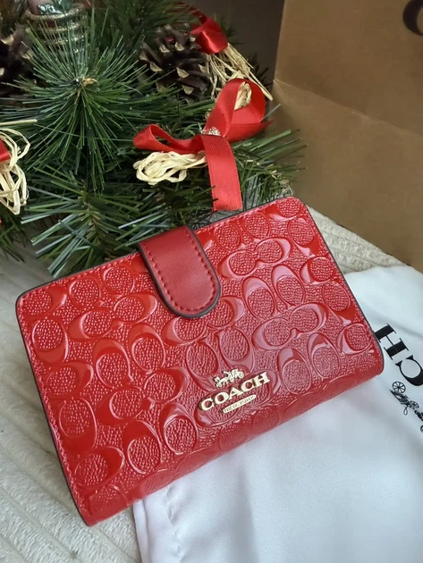 Гаманець coach medium corner zip wallet червоний натуральна шкіра + подарункове пакування - Фото 1 Гаманець coach medium corner zip wallet червоний натуральна шкіра + подарункове пакування - изображение 1