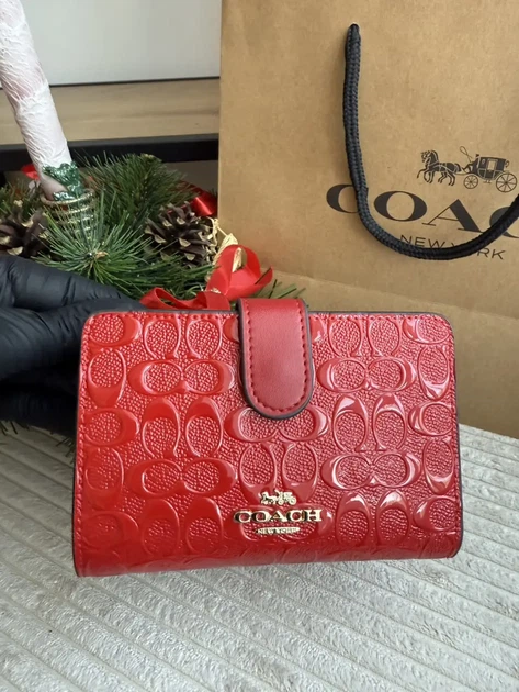 Гаманець coach medium corner zip wallet червоний натуральна шкіра + подарункове пакування - Фото 7 Гаманець coach medium corner zip wallet червоний натуральна шкіра + подарункове пакування - изображение 7