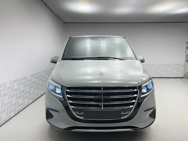 Передня решітка Exclusive (2024-2026) для Mercedes Vito/V-class W447 2014- рр - зображення 2