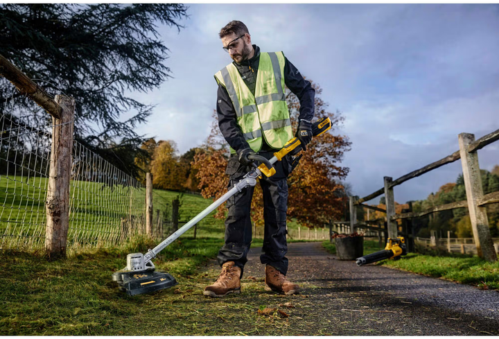 Профессиональная аккумуляторная бесщеточная коса (триммер) DeWALT DCMST561N: без АКБ и ЗУ (DCMST561N) SDRT_5DCMST561N - Фото 3 Профессиональная аккумуляторная бесщеточная коса (триммер) DeWALT DCMST561N: без АКБ и ЗУ (DCMST561N) SDRT_5DCMST561N - изображение 3