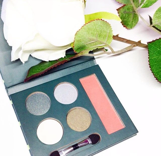 Палетка p2 cosmetics Pretty 60's 020 legendary green (4 цвета и румяна) - изображение 3