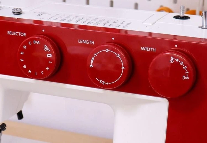 Швейна машинка електромеханічна Janome 1522RD - зображення 3