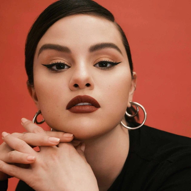 Губная помада Rare Beauty by Selena Gom Kind Words Matte Lipstick Strong rich chocolate Standart Matte (11938169) - изображение 7