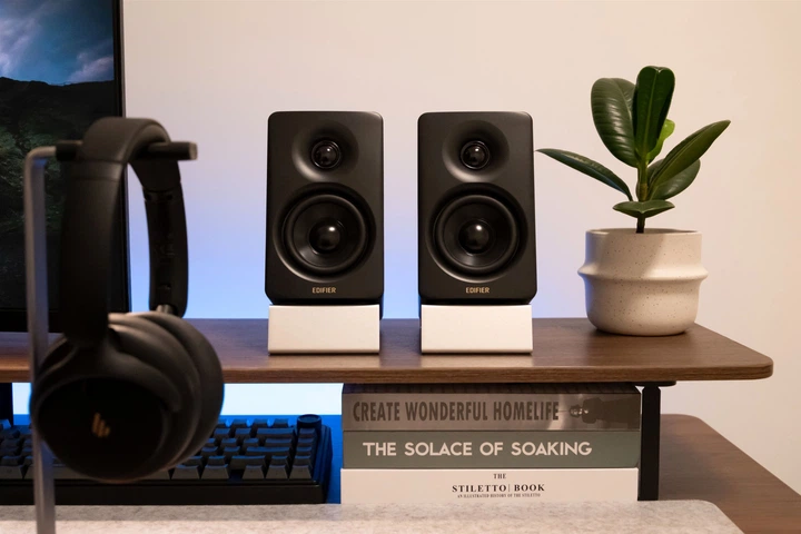 Акустична система Edifier M60 Classic oak 2.0 66W Bluetooth - зображення 6