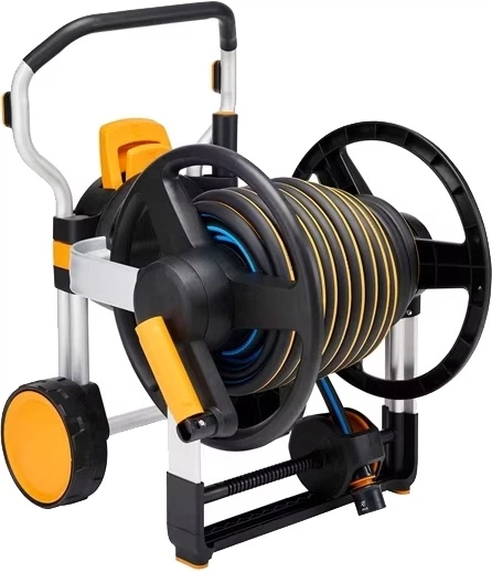 Ручна котушка Fiskars XL зі шлангом і набором аксесуарів (1062256) - зображення 2