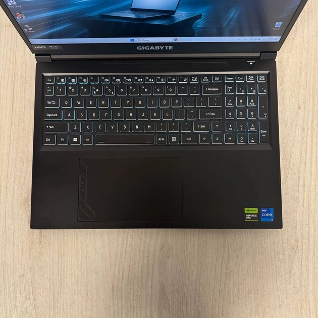 Ігровий ноутбук Gigabyte G6 KF / 16" (1920x1200) IPS / Intel Core i7-13620H (10 (16) ядер по 3,6 - 4,9 ГГц) / 16 ГБ DDR5 / 1000 ГБ SSD / nVidia GeForce RTX 4060, 8 ГБ GDDR6, 128-біт / Веб-камера б/в - Фото 3 Ігровий ноутбук Gigabyte G6 KF / 16" (1920x1200) IPS / Intel Core i7-13620H (10 (16) ядер по 3,6 - 4,9 ГГц) / 16 ГБ DDR5 / 1000 ГБ SSD / nVidia GeForce RTX 4060, 8 ГБ GDDR6, 128-біт / Веб-камера б/в - зображення 3