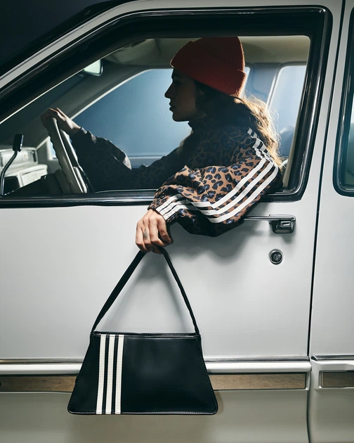 Спортивная сумка багет седло Adidas Outline Trefoil Shoulder Bag