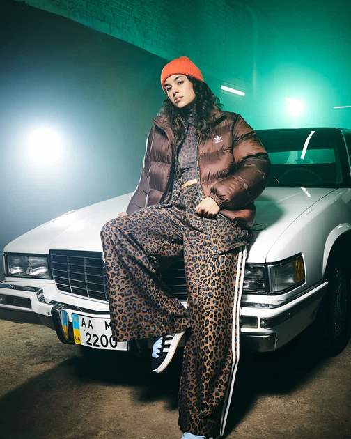 Спортивна вітровка жіноча Adidas Originals Leopard Firebird