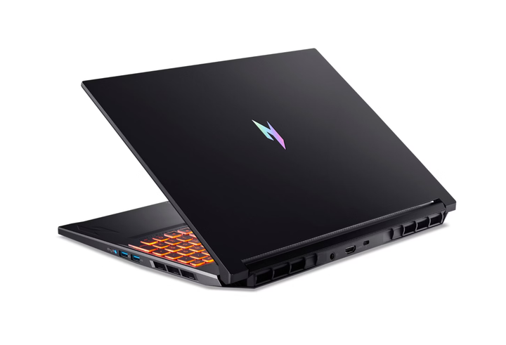 Ноутбук Acer Nitro V 16 ANV16-72-73C7 16" IPS 1920x1200 180 Гц / Intel Core 7 240H / NVIDIA GeForce RTX 5060 / RAM 32 ГБ / DDR5 / 512 ГБ / Windows 11 Home (NH.U2EAA.004) - изображение 3