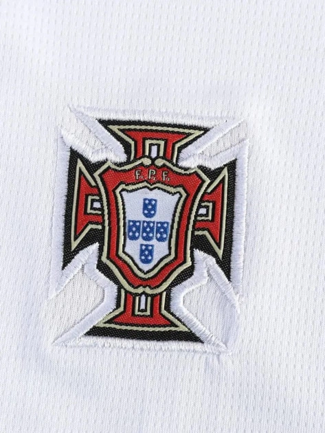 Детская футбольная форма Portugal 2025/26 — Cristiano Ronaldo №7 (домашняя, белая), размер 24 (рост 130–140 см) - изображение 6