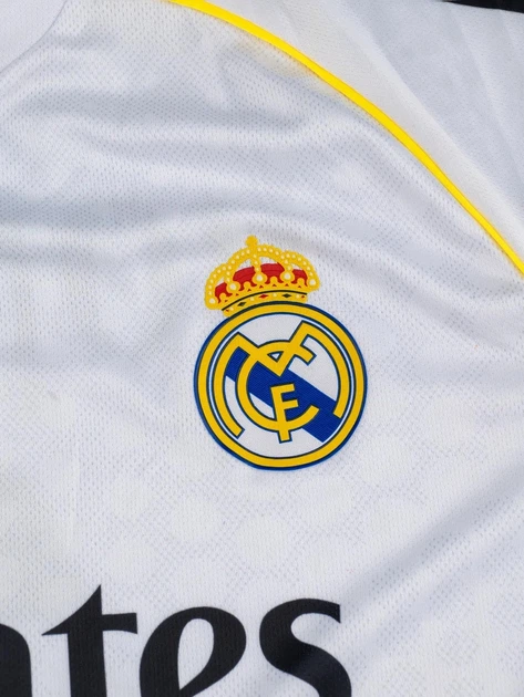 Детская футбольная форма Real Madrid 2025/26 — Kylian Mbappé №10 (домашняя, белая), размер 18 (рост 105–110 см) - изображение 2
