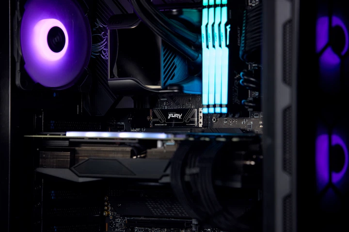 Dysk SSD Kingston FURY Renegade G5 8TB M.2 2280 NVMe PCIe Gen 5.0 x4 3D NAND TLC (SFYR2D/8T1) - obraz 4