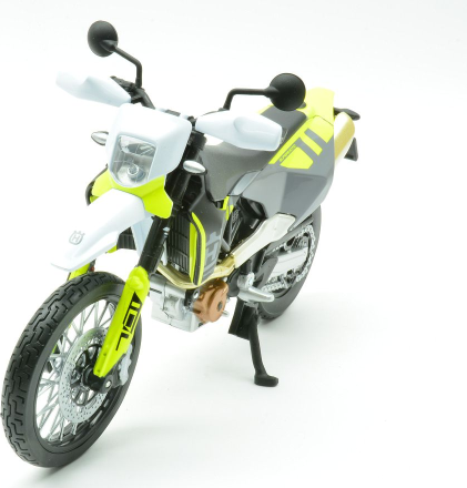 Metalowy model motocykla Maisto Husqvarna 701 Supermoto 2023 1:18 MST32726 (090159327264) - obraz 2