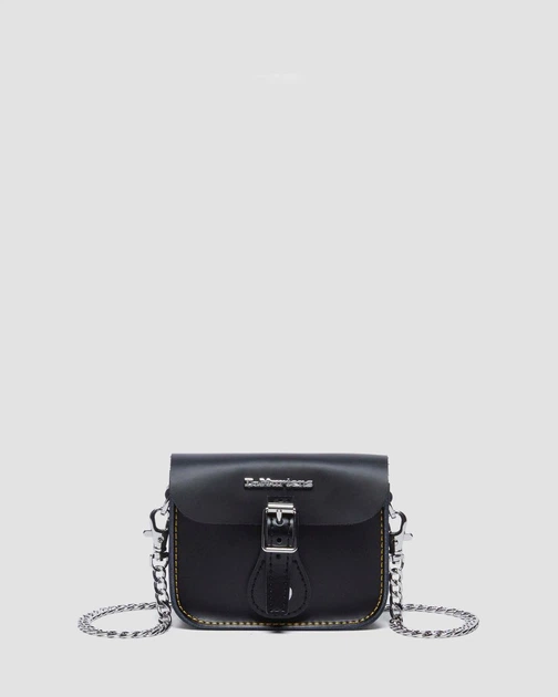 Кожаная мини сумка через плечо Dr.Martens 5 Inch Smooth Kiev Leather Mini Satchel Black AD105001 — два съёмных ремешка - Фото 1 Кожаная мини сумка через плечо Dr.Martens 5 Inch Smooth Kiev Leather Mini Satchel Black AD105001 — два съёмных ремешка - изображение 1