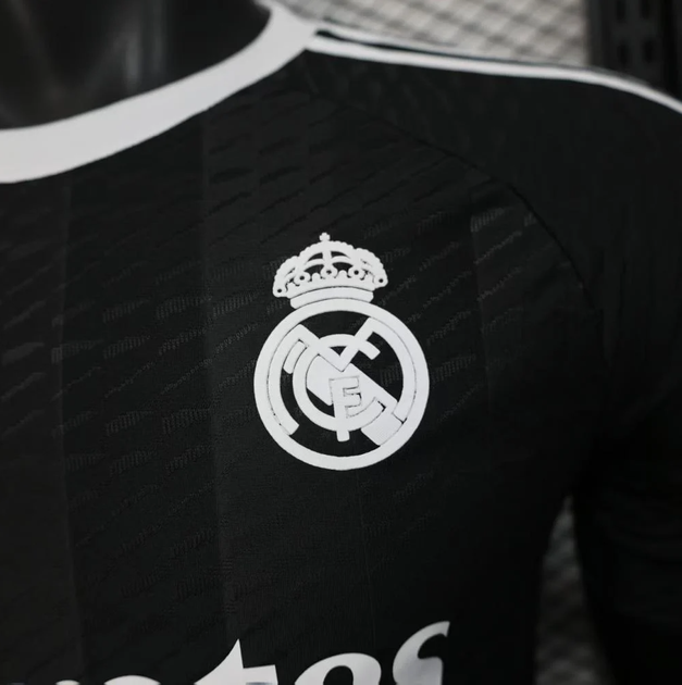Футбольная футболка Real Madrid 2025/26 (третяя, черная) р. S (рост 160-170) - Фото 7 Футбольная футболка Real Madrid 2025/26 (третяя, черная) р. S (рост 160-170) - изображение 7