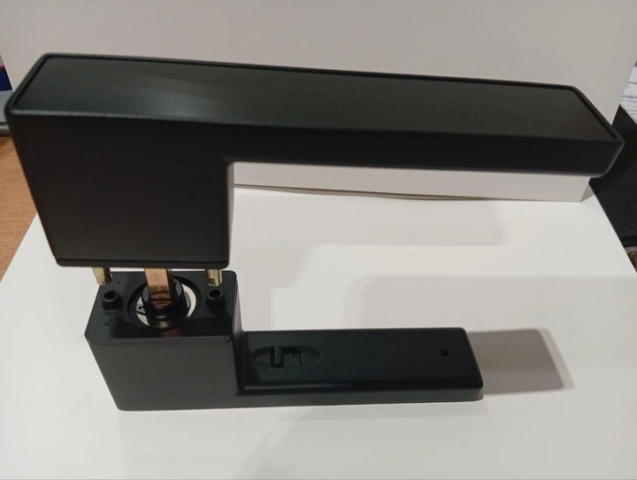 Дверна ручка Discovery з вбудованим фіксатором чорний мат - зображення 10