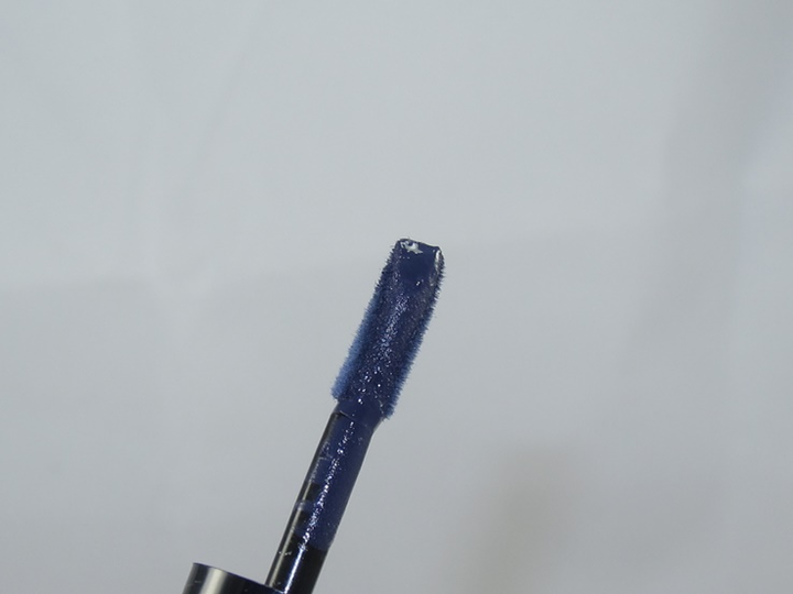 Жидкая кремовая помада с матовым финишем NYX Liquid Suede Cream Lipstick Vault LSCL18 Foul Mouth мини формат - изображение 3