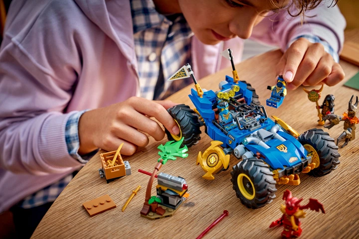 Конструктор LEGO Ninjago Автомобиль-трансформер Джея 387 деталей