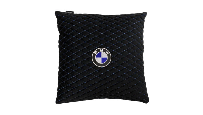 Подушка в авто EVAtech з алькантари 40x40 см BMW чорна з синьою ниткою, малий ромб SPBALMRBLV005 - Фото 1 Подушка в авто EVAtech з алькантари 40x40 см BMW чорна з синьою ниткою, малий ромб SPBALMRBLV005 - изображение 1