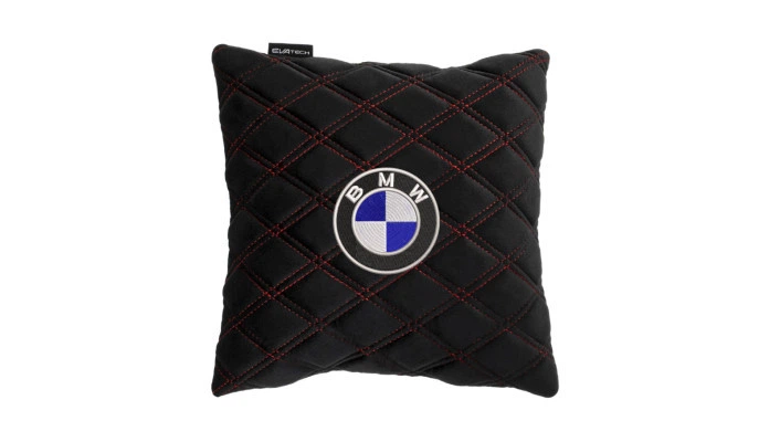 Подушка в авто EVAtech з алькантари 30x30 см BMW чорна з червоною ниткою, великий ромб SPSALHRBRV005 - Фото 1 Подушка в авто EVAtech з алькантари 30x30 см BMW чорна з червоною ниткою, великий ромб SPSALHRBRV005 - изображение 1
