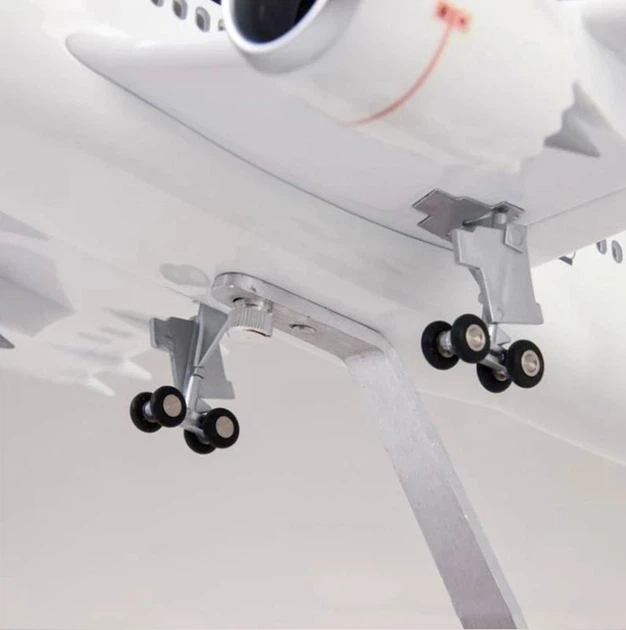 Модель літака Boeing 787 Japan Airlines (1:160) зі звуковою LED-підсвіткою - зображення 5