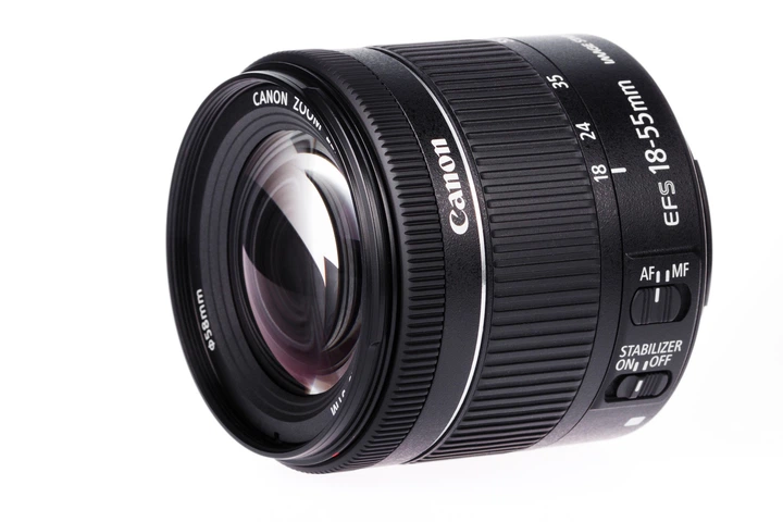 Універсальний об'єктив Canon EF-S 18-55mm f/4-5,6 IS STM (1620C005) - Фото 2 Універсальний об'єктив Canon EF-S 18-55mm f/4-5,6 IS STM (1620C005) - зображення 2