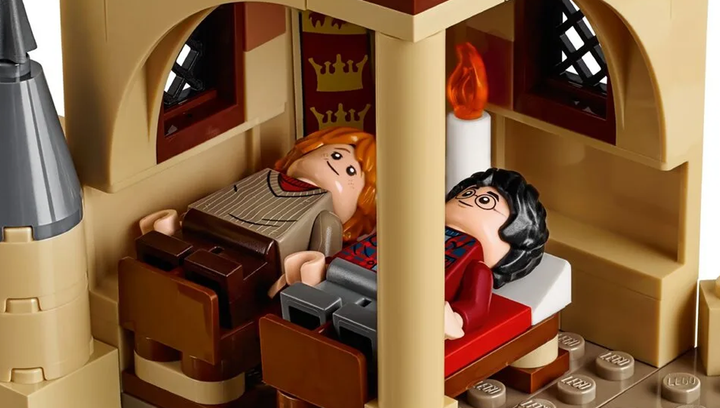 Конструктор Lego Великий Зал Хогвартса Harry Potter 75954 - Фото 6 Конструктор Lego Великий Зал Хогвартса Harry Potter 75954 - зображення 6