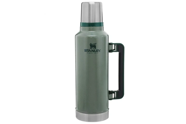 Термос Stanley Legendary Classic 1.9л, зеленый (9460303002) - Фото 1 Термос Stanley Legendary Classic 1.9л, зеленый (9460303002) - изображение 1