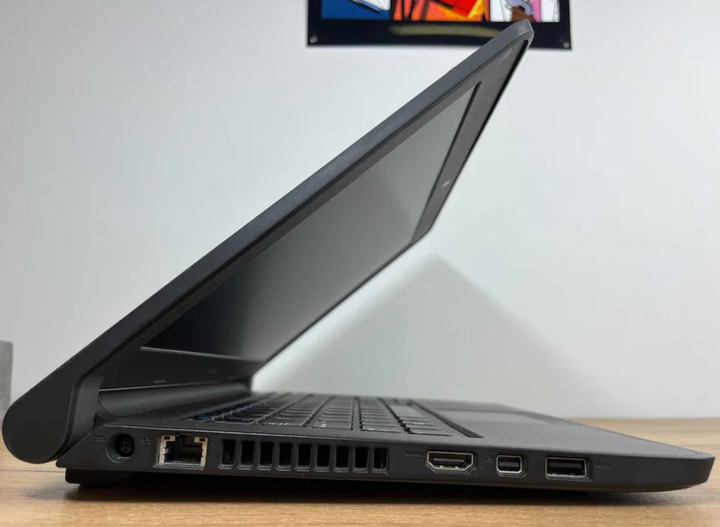 Ультрабук Dell Latitude 3350 / 13.3" TN / Intel Core i3-5005U (2(4) ядра по 2 GHz) / 8GB DDR3 / 128GB SSD / HD Graphics 5500 / WebCam / Win 10 PRO Lic б/у - изображение 6