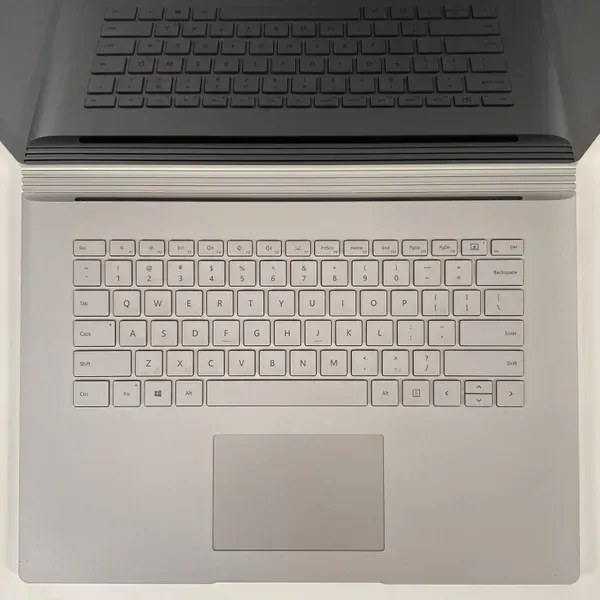 Ноутбук-трансформер Б-класс Microsoft Surface Book 2 / 15" (3240x2160) IPS Touch / Intel Core i7-8650U (4 (8) ядра по 1.9 - 4.2 GHz) / 16 GB DDR3 / 256 GB SSD / nVidia GeForce GTX 1060, 6 GB GDDR5, 192-bit / USB Type-C / WebCam б/у - изображение 3