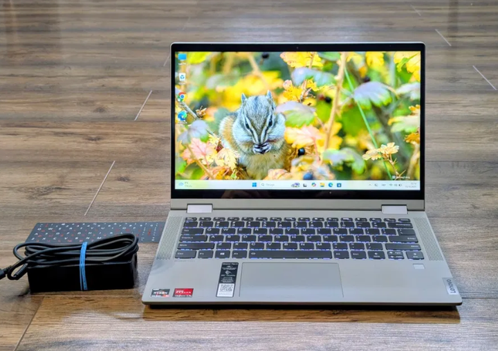 Ультрабук-трансформер Б-класс Lenovo IdeaPad Flex 5 14ARE05 / 14" (1920x1080) IPS Touch / AMD Ryzen 5 4500U (6 ядер по 2.3 - 4.0 GHz) / 8 GB DDR4 / 256 GB SSD / AMD Radeon Vega Graphics / WebCam б/у - Фото 2 Ультрабук-трансформер Б-класс Lenovo IdeaPad Flex 5 14ARE05 / 14" (1920x1080) IPS Touch / AMD Ryzen 5 4500U (6 ядер по 2.3 - 4.0 GHz) / 8 GB DDR4 / 256 GB SSD / AMD Radeon Vega Graphics / WebCam б/у - изображение 2