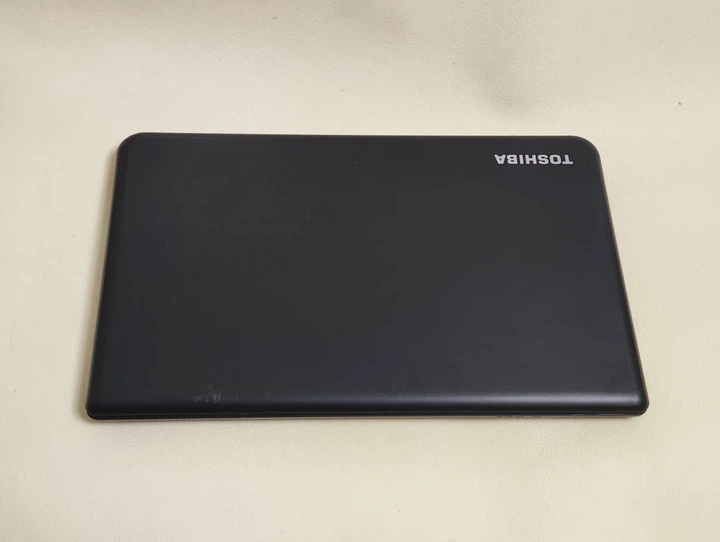 Ноутбук Toshiba Satellite C55 / 15.6" (1366x768) TN / Intel Core i3-3110M (2 (4) ядра по 2.4 GHz) / 8 GB DDR3 / 128 GB SSD / Intel HD Graphics 4000 / WebCam / DVD-ROM б/у - Фото 7 Ноутбук Toshiba Satellite C55 / 15.6" (1366x768) TN / Intel Core i3-3110M (2 (4) ядра по 2.4 GHz) / 8 GB DDR3 / 128 GB SSD / Intel HD Graphics 4000 / WebCam / DVD-ROM б/у - изображение 7
