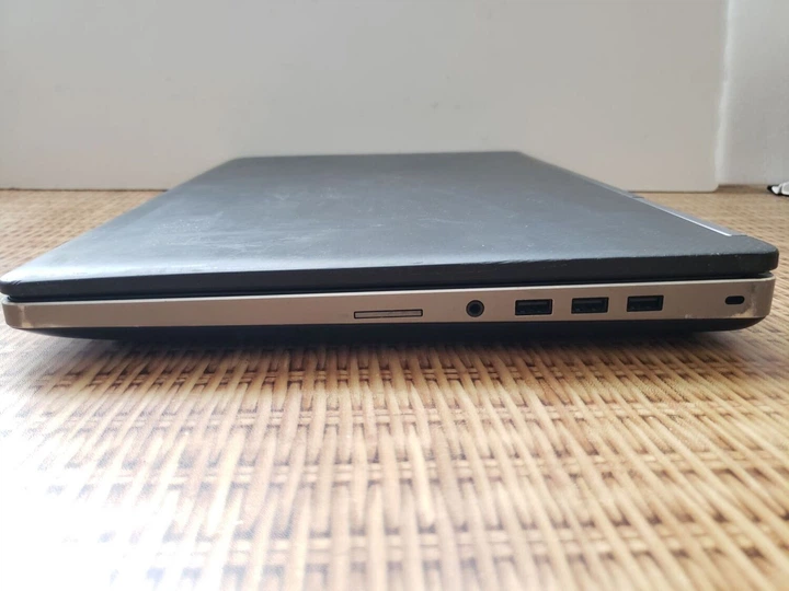 Мобильная рабочая станция Dell Precision 7710 / 17.3" (1920x1080) IPS / Intel Core i7-6820HQ (4 (8) ядра по 2.7 - 3.6 GHz) / 32 GB DDR4 / 512 GB SSD M.2 + 500 GB HDD / nVidia Quadro M3000M, 4 GB GDDR5, 256-bit / WebCam б/у - Фото 5 Мобильная рабочая станция Dell Precision 7710 / 17.3" (1920x1080) IPS / Intel Core i7-6820HQ (4 (8) ядра по 2.7 - 3.6 GHz) / 32 GB DDR4 / 512 GB SSD M.2 + 500 GB HDD / nVidia Quadro M3000M, 4 GB GDDR5, 256-bit / WebCam б/у - изображение 5