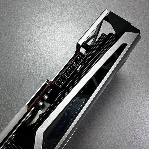 Дискретная видеокарта Sapphire Nitro+ Radeon RX 6900 XT Special Edition OC, 16 GB GDDR6, 256-bit / 1x HDMI, 2x DisplayPort, 1x USB Type-C / (11308-03-20G) б/у - изображение 4