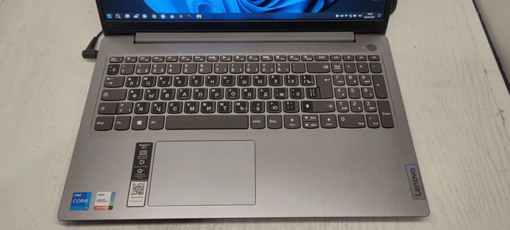 Ноутбук Б-класс Lenovo IdeaPad 3 15ITL6 / 15.6" (1920x1080) TN / Intel Core i5-1135G7 (4 (8) ядра по 2.4 - 4.2 GHz) / 16 GB DDR4 / 1000 GB SSD M.2 / Intel Iris Xe Graphics / АКБ NEW б/у - Фото 3 Ноутбук Б-класс Lenovo IdeaPad 3 15ITL6 / 15.6" (1920x1080) TN / Intel Core i5-1135G7 (4 (8) ядра по 2.4 - 4.2 GHz) / 16 GB DDR4 / 1000 GB SSD M.2 / Intel Iris Xe Graphics / АКБ NEW б/у - изображение 3