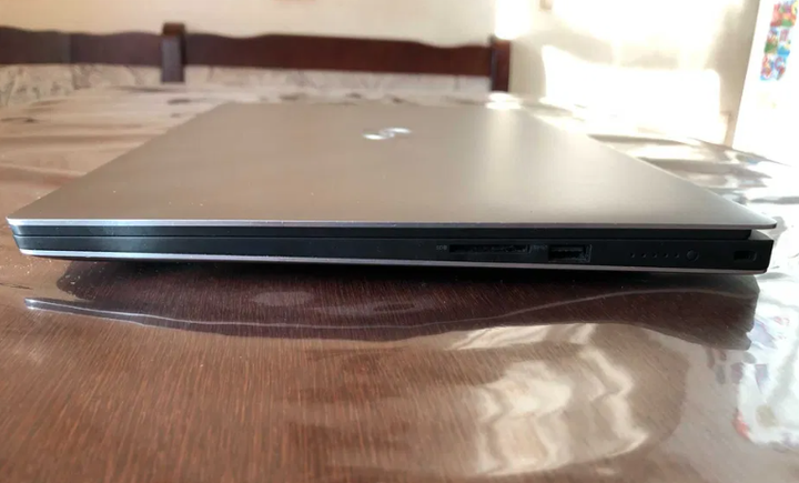 Рабочая станция Dell Precision 5530 / 15.6" (1920x1080) IPS / Intel Core i7-8850H (6 (12) ядер по 2.6 - 4.3 GHz) / 32 GB DDR4 / 256 GB SSD / nVidia Quadro P1000, 4 GB GDDR5, 128-bit / WebCam б/у - Фото 7 Рабочая станция Dell Precision 5530 / 15.6" (1920x1080) IPS / Intel Core i7-8850H (6 (12) ядер по 2.6 - 4.3 GHz) / 32 GB DDR4 / 256 GB SSD / nVidia Quadro P1000, 4 GB GDDR5, 128-bit / WebCam б/у - изображение 7