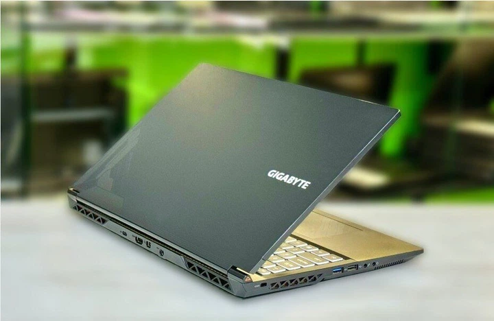 Ігровий ноутбук Gigabyte G5 MF / 15.6" (1920x1080) IPS / Intel Core i5-12500H (12 (16) ядер по 3.3 - 4.5 GHz) / 16 GB DDR4 / 512 GB SSD M.2 / nVidia GeForce RTX 4050, 6 GB GDDR6, 96-bit / WebCam / Win 11 Home б/в - зображення 5