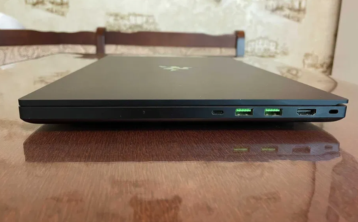 Ігровий ноутбук Б-клас Razer Blade 15 / 15.6" (1920x1080) IPS / Intel Core i7-10750H (6 (12) ядер по 2.6 - 5.0 GHz) / 16 GB DDR4 / 512 GB SSD / nVidia GeForce RTX 2060, 6 GB GDDR6, 192-bit / WebCam б/в - зображення 7