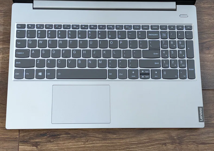 Ультрабук Lenovo IdeaPad S340-15API / 15.6" (1920x1080) TN / AMD Ryzen 3 3200U (2 (4) ядра по 2.6 - 3.5 GHz) / 8 GB DDR4 / 240 GB SSD / AMD Radeon Vega 3 Graphics / WebCam / Win 11 б/у - Фото 3 Ультрабук Lenovo IdeaPad S340-15API / 15.6" (1920x1080) TN / AMD Ryzen 3 3200U (2 (4) ядра по 2.6 - 3.5 GHz) / 8 GB DDR4 / 240 GB SSD / AMD Radeon Vega 3 Graphics / WebCam / Win 11 б/у - изображение 3