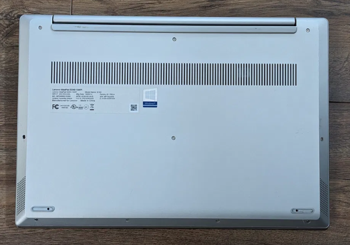 Ультрабук Lenovo IdeaPad S340-15API / 15.6" (1920x1080) TN / AMD Ryzen 3 3200U (2 (4) ядра по 2.6 - 3.5 GHz) / 8 GB DDR4 / 240 GB SSD / AMD Radeon Vega 3 Graphics / WebCam / Win 11 б/у - Фото 7 Ультрабук Lenovo IdeaPad S340-15API / 15.6" (1920x1080) TN / AMD Ryzen 3 3200U (2 (4) ядра по 2.6 - 3.5 GHz) / 8 GB DDR4 / 240 GB SSD / AMD Radeon Vega 3 Graphics / WebCam / Win 11 б/у - изображение 7