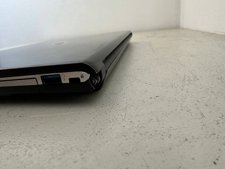 Ультрабук Б-класс Fujitsu LifeBook S936 / 13.3" (1920x1080) TN / Intel Core i7-6600U (2 (4) ядра по 2.6 - 3.4 GHz) / 8 GB DDR4 / 128 GB SSD / Intel HD Graphics 520 / WebCam / VGA б/у - Фото 5 Ультрабук Б-класс Fujitsu LifeBook S936 / 13.3" (1920x1080) TN / Intel Core i7-6600U (2 (4) ядра по 2.6 - 3.4 GHz) / 8 GB DDR4 / 128 GB SSD / Intel HD Graphics 520 / WebCam / VGA б/у - изображение 5