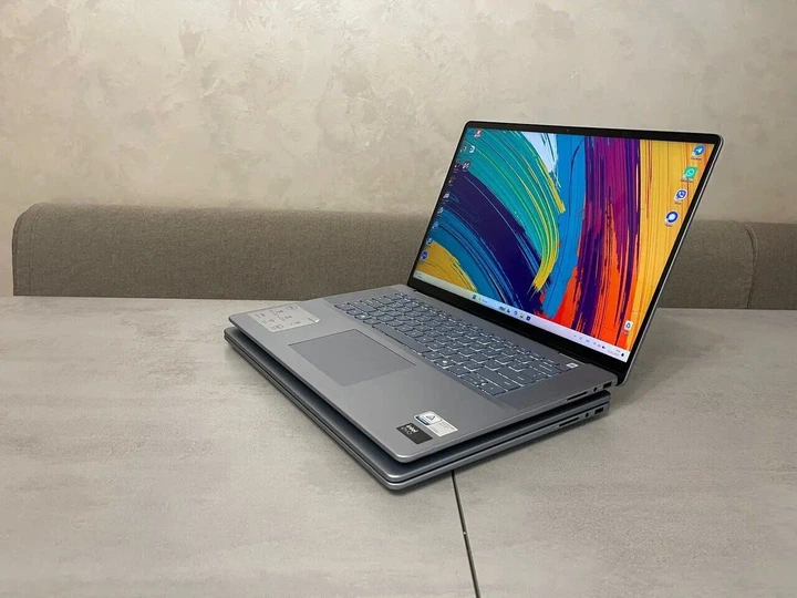 Ноутбук Dell Inspiron 16 Plus 7640 / 16" (1920x1200) IPS Touch / Intel Core Ultra 7 155H (16 (22) ядер по 1.4 - 4.8 GHz) / 32 GB DDR5 / 512 GB SSD M.2 / Intel Arc graphics / WebCam / Fingerprint / HDMI б/у - Фото 3 Ноутбук Dell Inspiron 16 Plus 7640 / 16" (1920x1200) IPS Touch / Intel Core Ultra 7 155H (16 (22) ядер по 1.4 - 4.8 GHz) / 32 GB DDR5 / 512 GB SSD M.2 / Intel Arc graphics / WebCam / Fingerprint / HDMI б/у - изображение 3