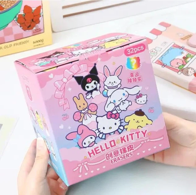 Подарочный бокс игрушек Hello Kitty My Melody Kuromi 32 фигурки