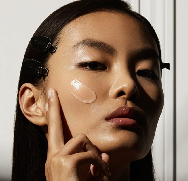 База під макіяж Yves Saint Laurent (Ів Сен-Лоран) праймер Top Secrets Instant Moisture Glow зволожувальна 40 мл - зображення 6