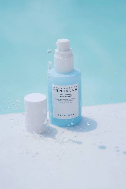 Serum do twarzy SKIN1004 Madagascar Centella Hyalu-Cica Blue przeciwzmarszczkowe 50 ml (8809913831099) - obraz 3