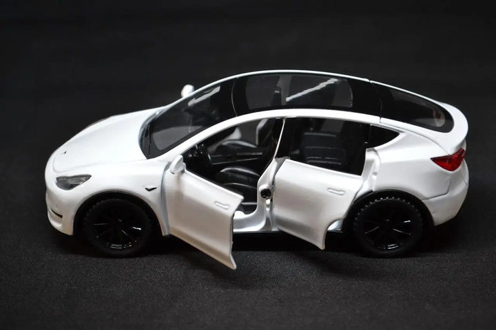 Інерційна металева машинка Tesla Y, 39110 Авто Експерт з світловими та звуковими ефектами Біла 1:32 - зображення 3